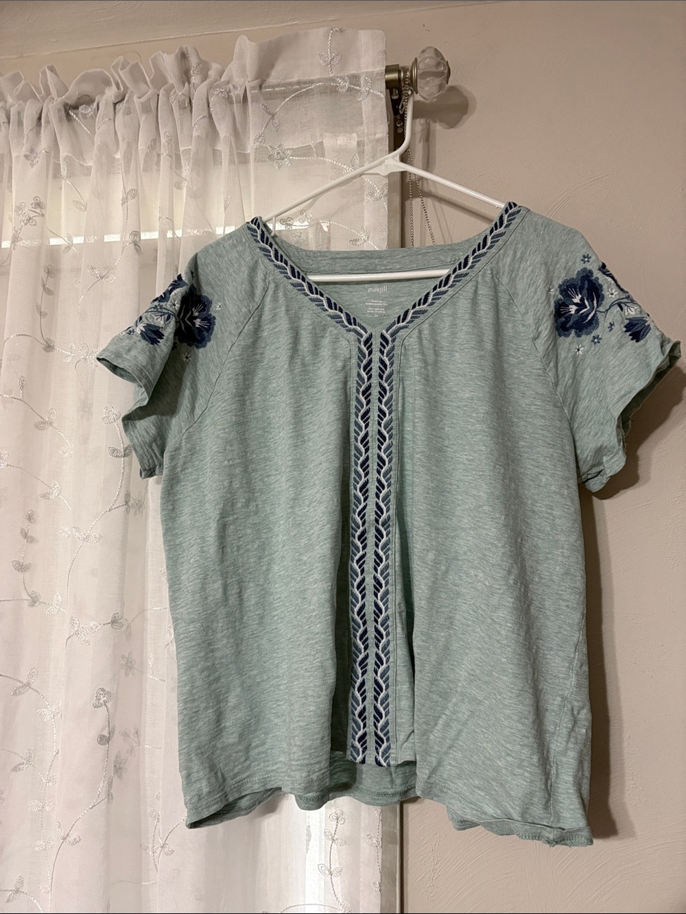 J. Jill Seafoam V-Neck Short Sleeve Top with Navy Embroidery XL